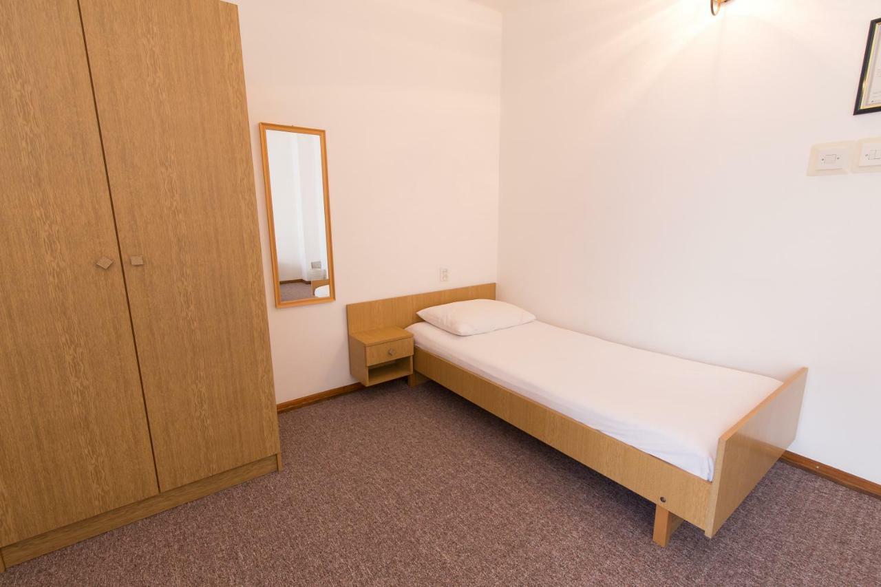 Rooms Nada セニ エクステリア 写真