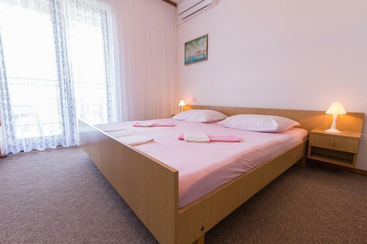 Rooms Nada セニ エクステリア 写真